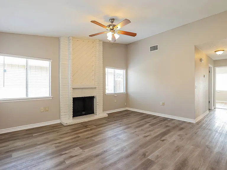 16419 Spruce Leaf — Photo 4