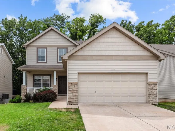 526 Springhurst Pkwy, O'Fallon, MO 63368