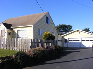 1523 NW Grove St, Newport, OR 97365