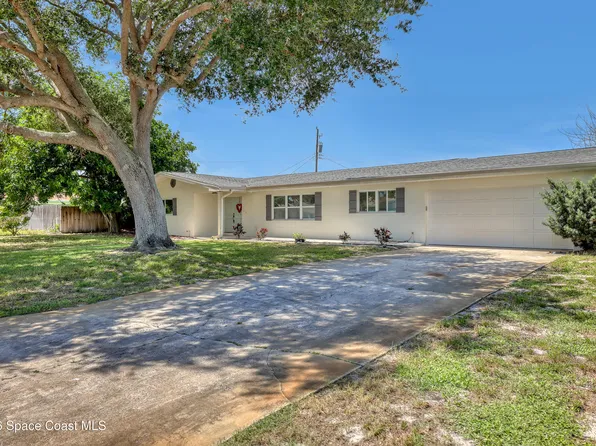 580 Pine Tree Dr, Indialantic, FL 32903