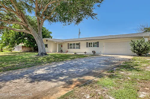 580 Pine Tree Dr Photo 1