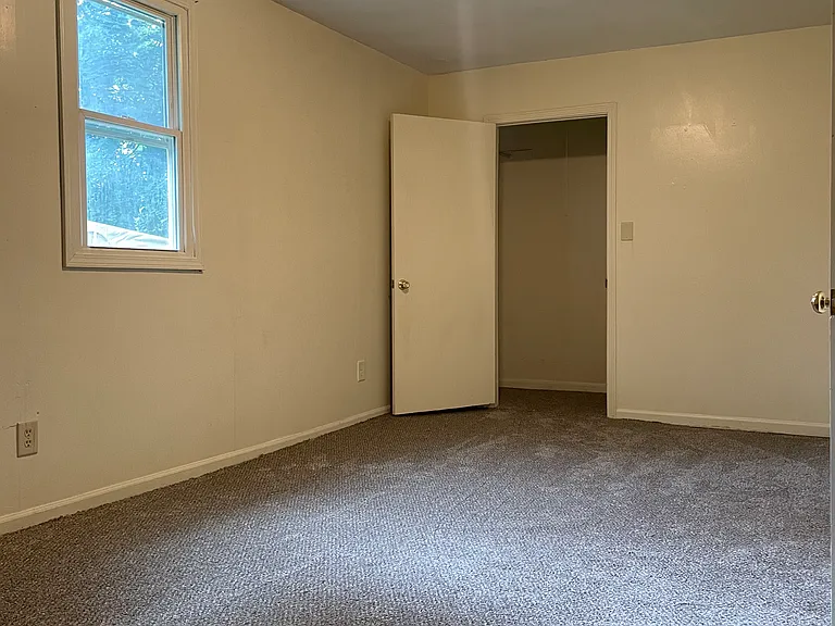 1017 Sherman Ave — Photo 6