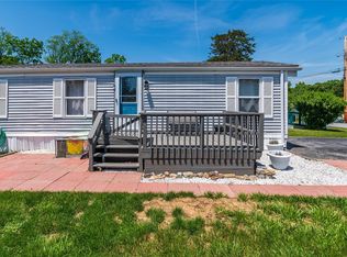 14 Hilltop Ln, Pleasant Valley, NY 12569