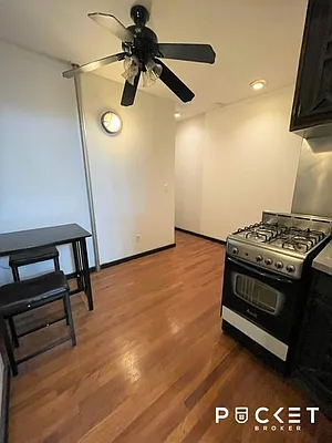 Rented by PocketBroker Inc | media 25