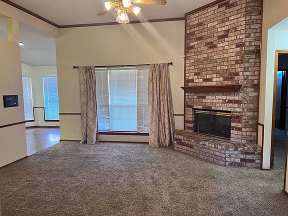 2nd image of 9304 Saguaro St NW