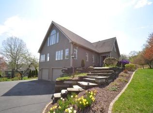 54 Country Corners Rd, Amherst, MA 01002