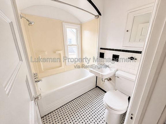 5th image of 917 Oak St #2