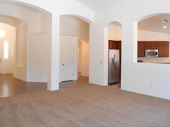 4th image of 647 W Adagio Ln
