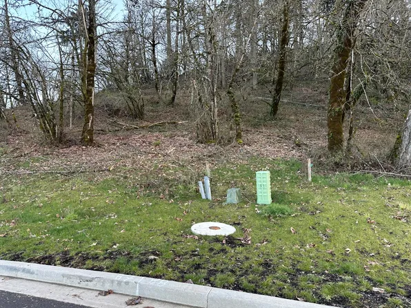 Cascara Dr #83, Eugene, OR 97403