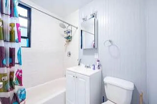 Rented by RealTegrity NY LLC | media 12