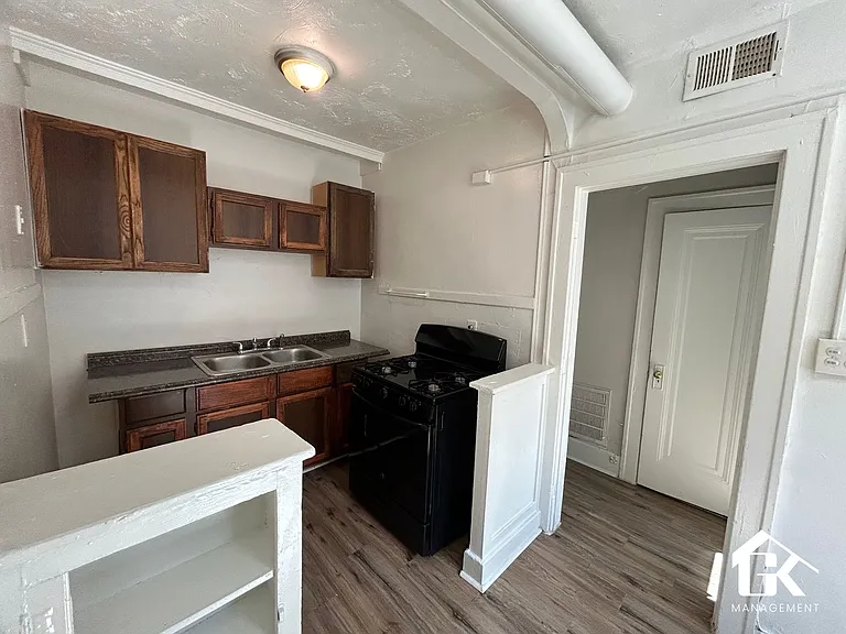 Scovel Apartments — Photo 42