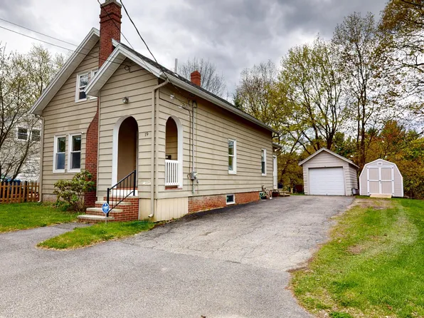 19 Fairlawn Avenue, Lewiston, ME 04240