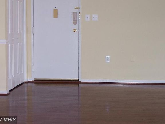 5th image of 884 College Pkwy APT 301