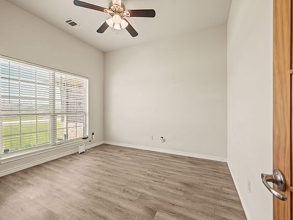 4th image of 3201 White Horse Dr
