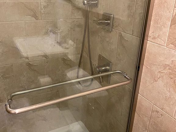 3rd image of 1202 Bergen Ave APT 1