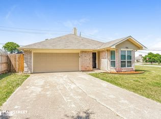 934 Simon Dr, Cedar Hill, TX 75104