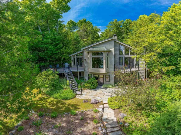 12246 Pineridge Trl, Kewadin, MI 49648