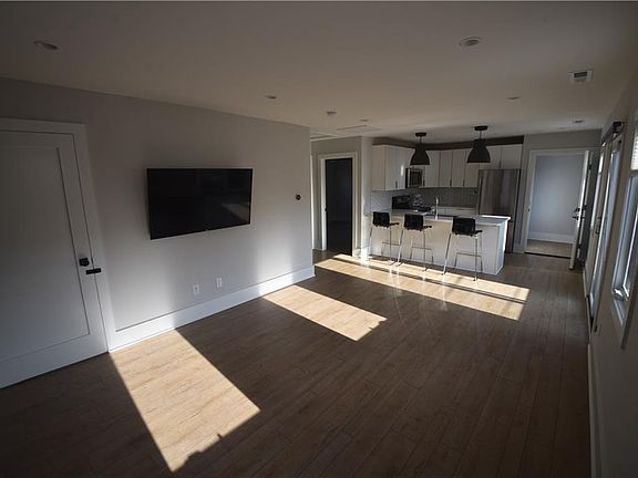 3rd image of 1634 N New Jersey St Unit B