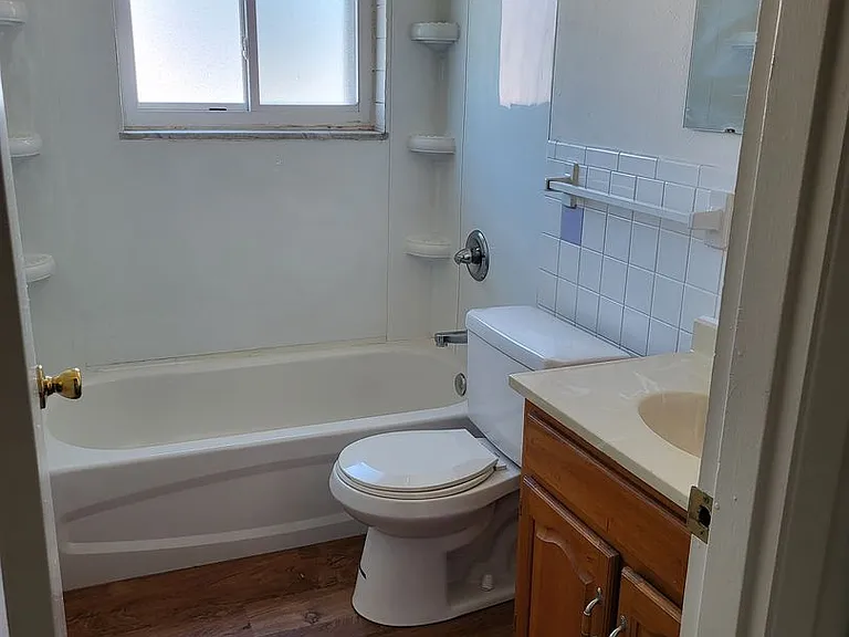 Yorktowne Apartments — Photo 7