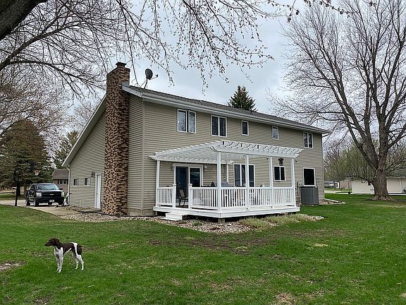 2nd image of 107 Circle Dr