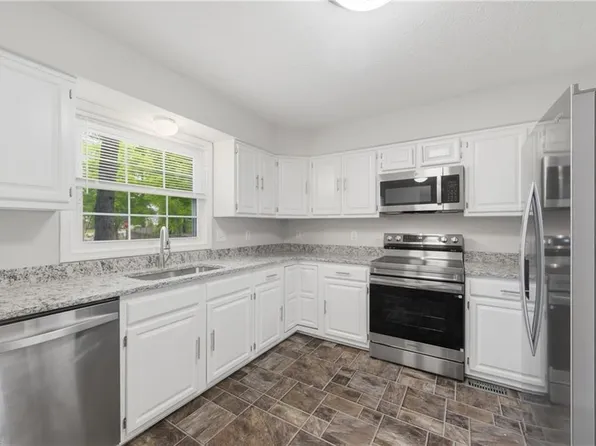 821 Lancaster Ln, Newport News, VA 23602