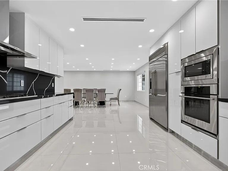 10510 Helendale Ave — Photo 26