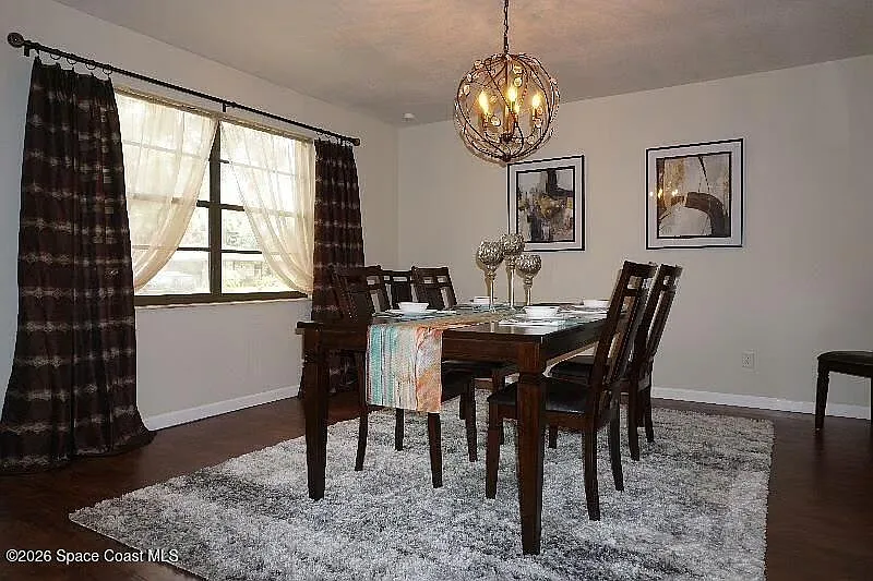 3 bed, 2.0 bath, 2258 sqft, $3,200 — Photo 2
