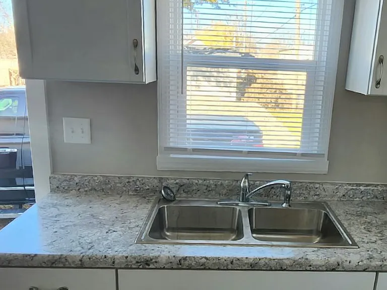 430 S Armstrong St — Photo 3