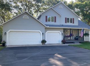 4748 White Oak Ct, Eagan, MN 55122