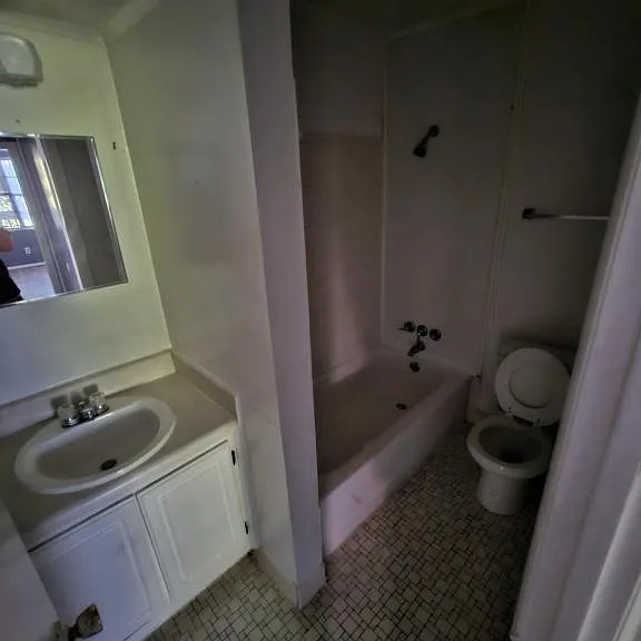 1925 Summer St #H1 — Photo 6