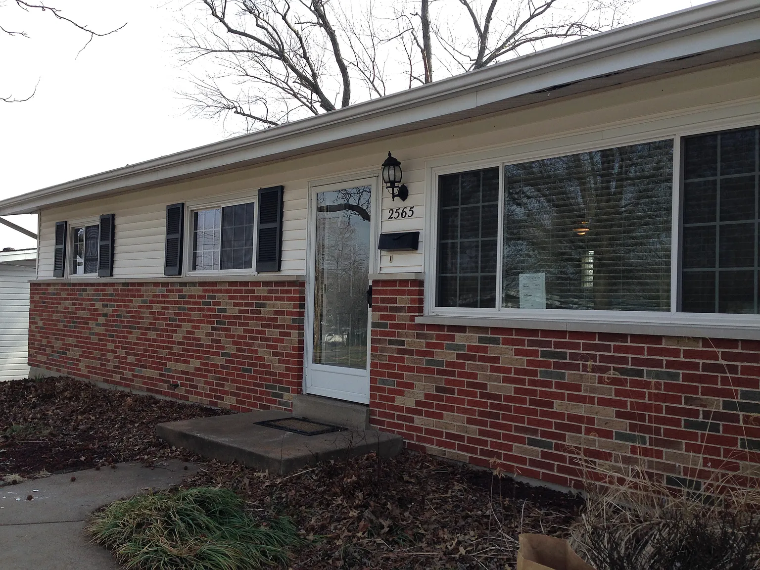 2565 Pheasant Dr photo 1