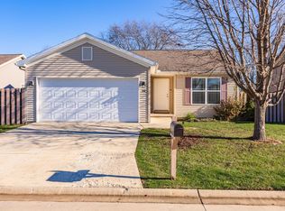 16 Winding Way, Bloomington, IL 61705