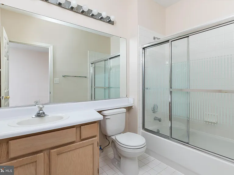 1705 Lake Shore Crest Dr #25 — Photo 14