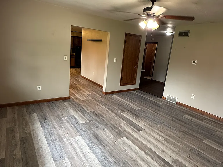 107 E North St #1 — Photo 7