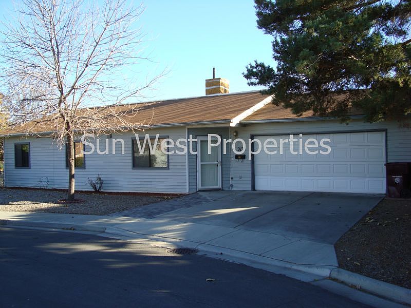 1st image of 912 N Hallett Ave