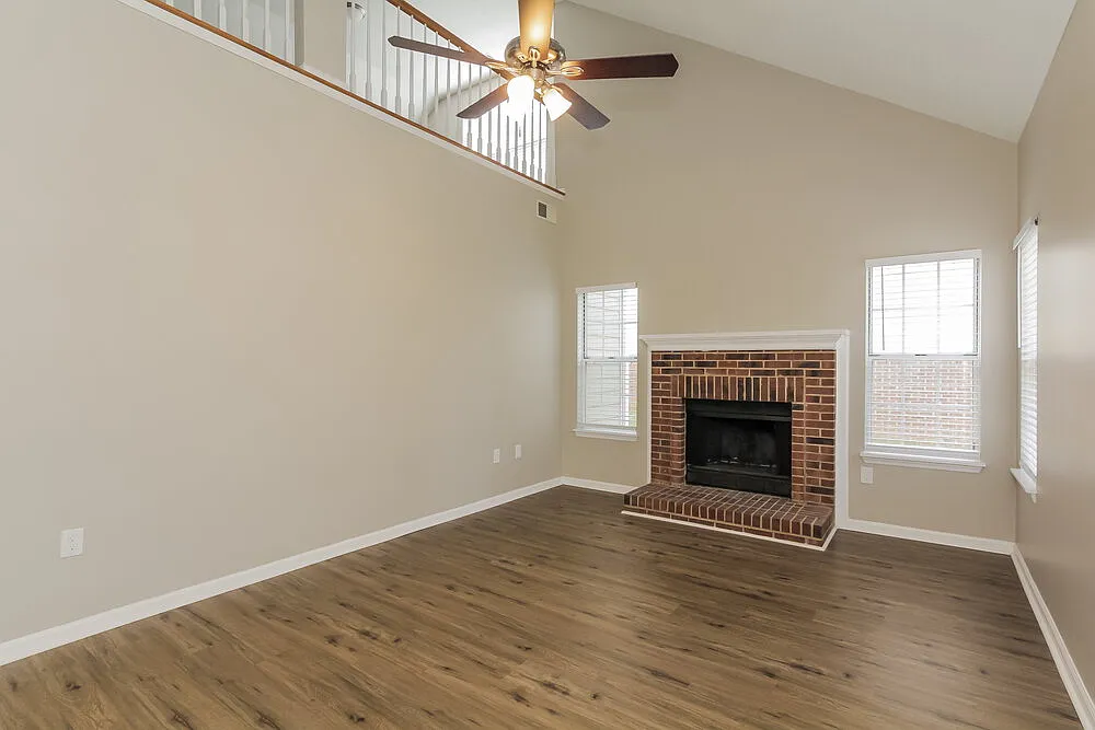 4 bed, 3.0 bath, 2714 sqft, $2,690 — Photo 4