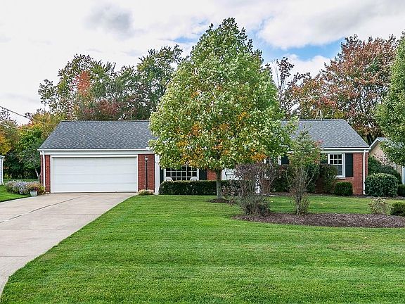 4th image of 674 Meadowlane Dr