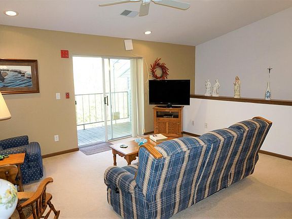 4th image of N110W17058 Ashbury Ln APT 7
