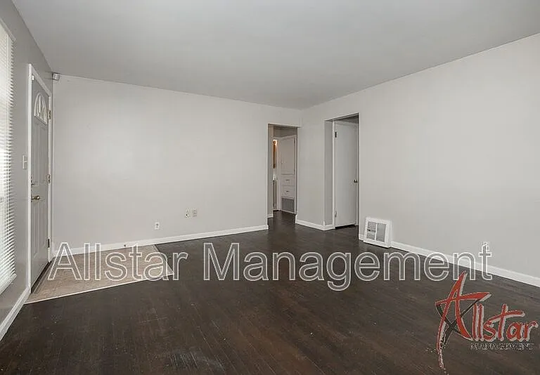 1617 Osage Ave — Photo 6