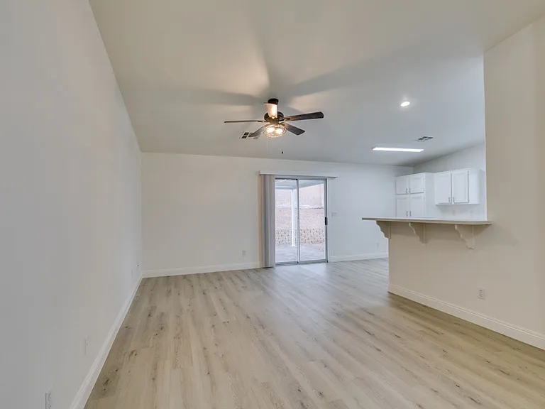 437 Palegold St — Photo 19