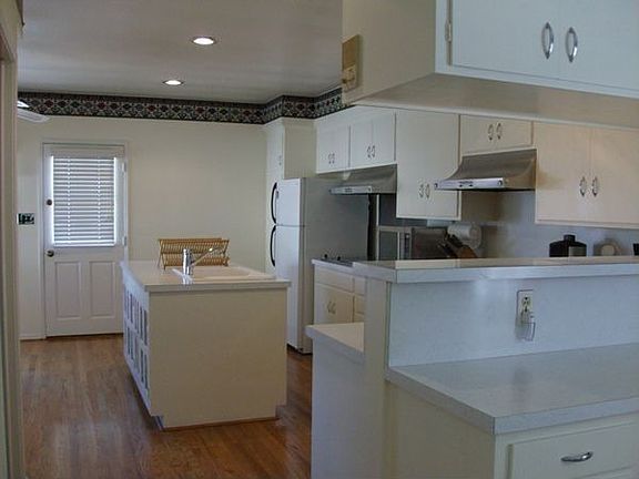 Huge Gourmet Kitchen