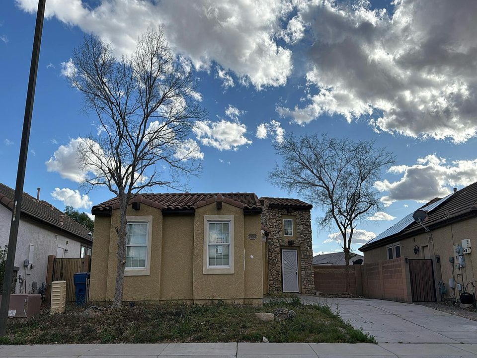 1st image of 29389 W Clarendon Ave