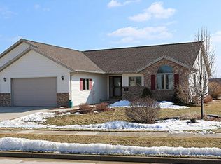 4411 Country Ln, Manitowoc, WI 54220