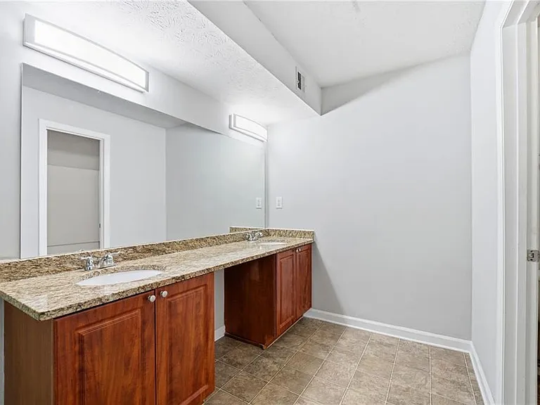 117 Brittany Ct — Photo 19