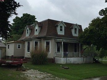 2nd image of 219 E Prairie St