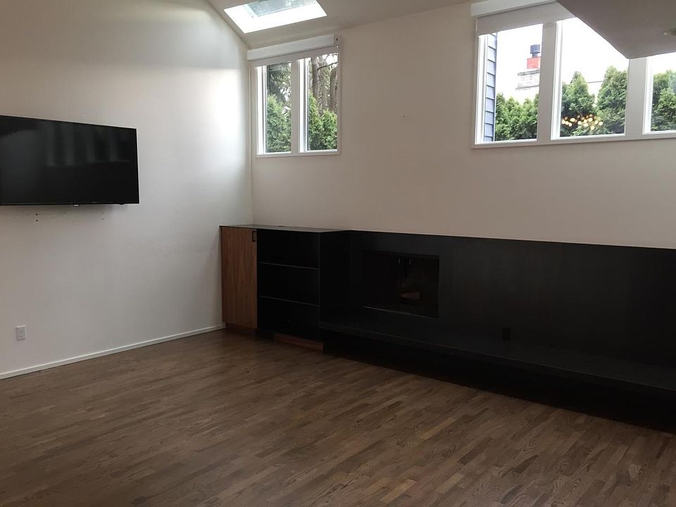 Family room, mounted TV included