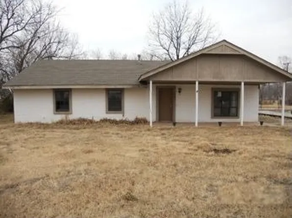 305 E Commercial St, Inola, OK 74036