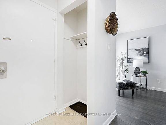 3rd image of 2682B Moncton Rd