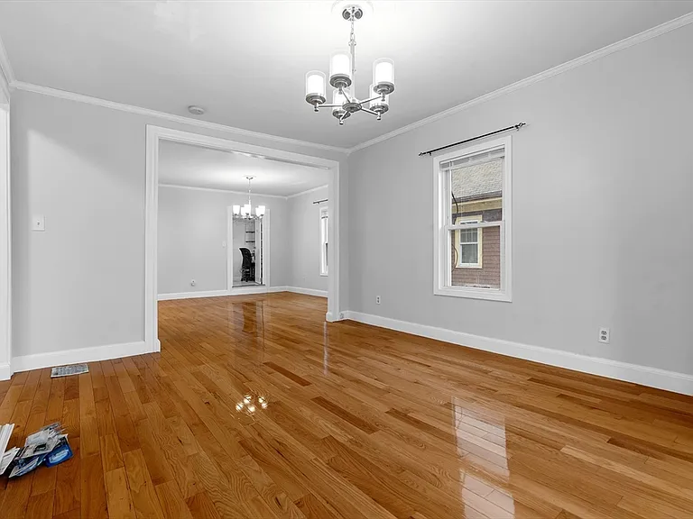 7 Pine St #2 — Photo 3
