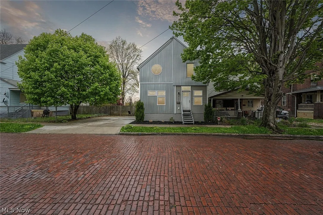 8104 Halle Ave photo 1